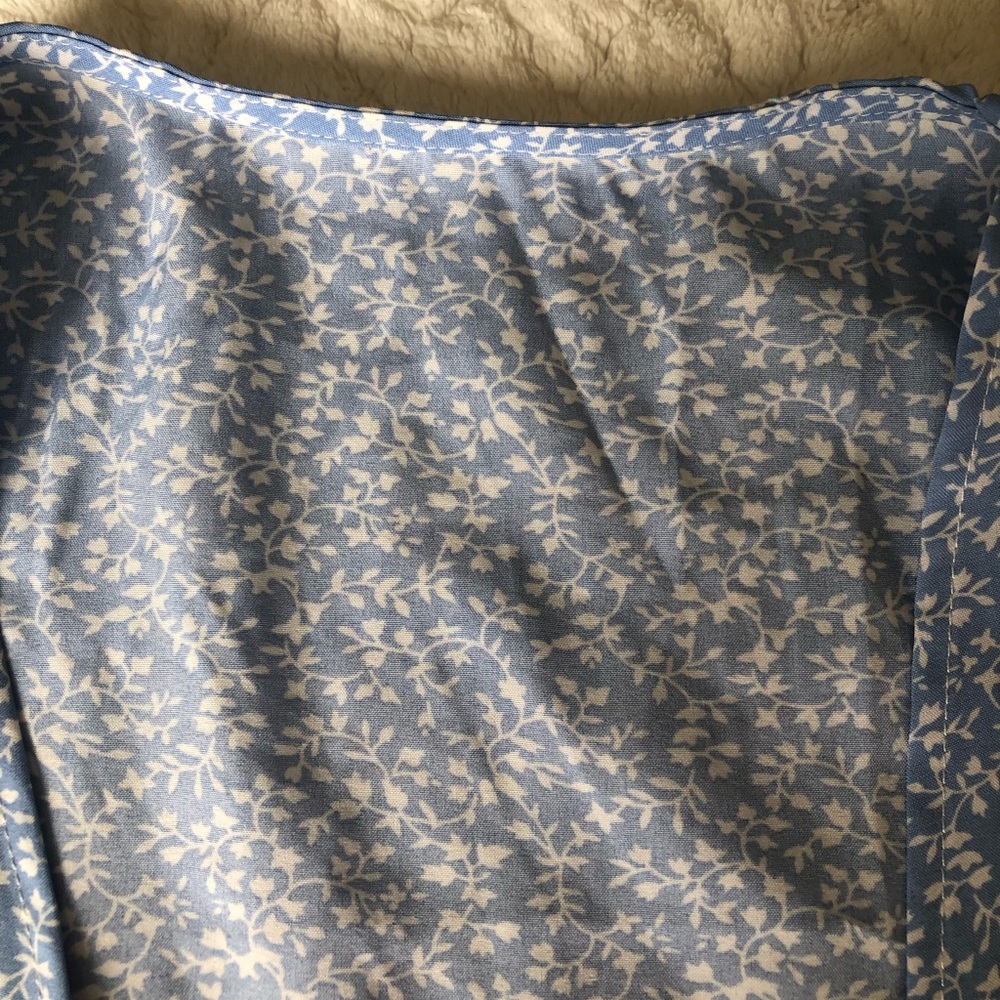 NEW cropped blue & white floral wrap top - Picture 9 of 12